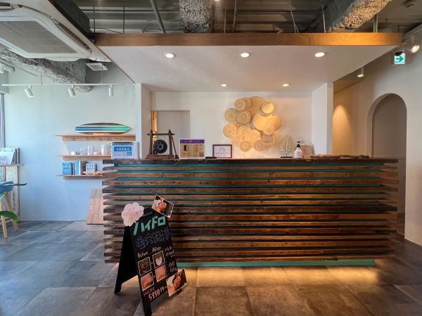 ワヤンプリ新宿店受付カウンター