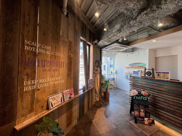 ワヤンプリ店内画像