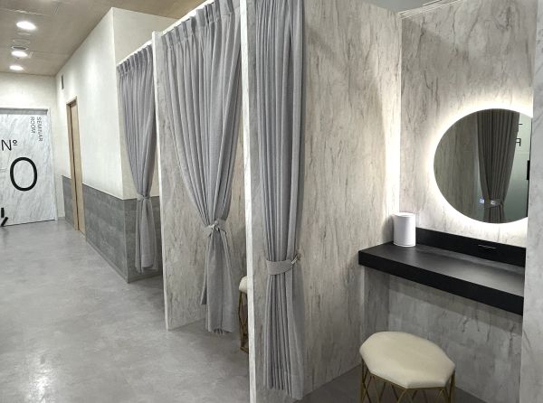 ファーストアートメイクパウダールーム